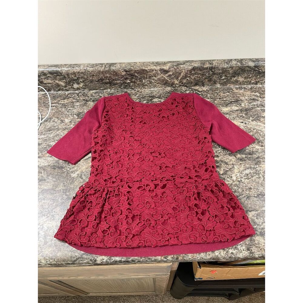 Ann Taylor Petite XS Red Lace Accent Knit Blouse Short Sleeve  (sku232)